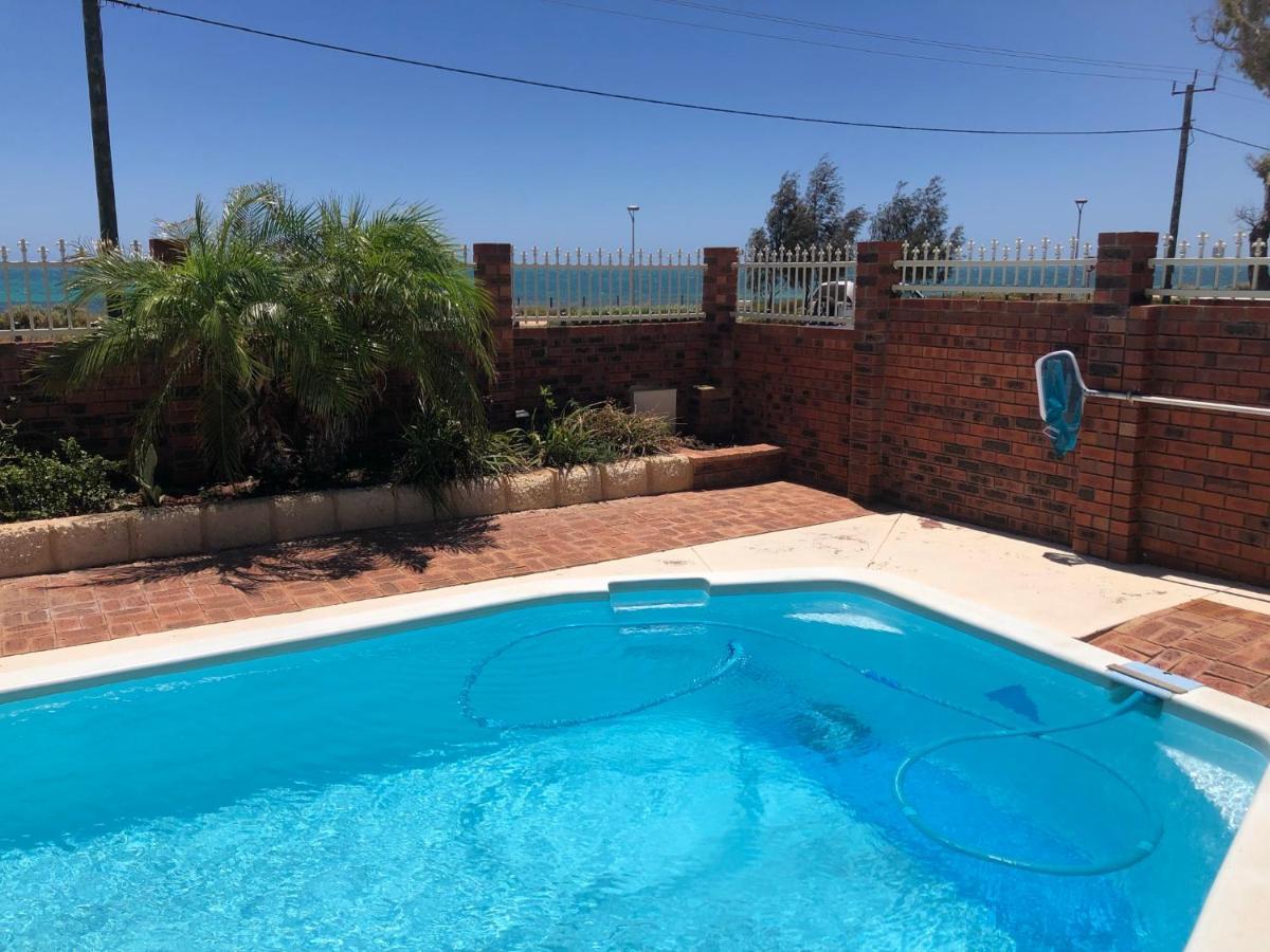 Beach House Opposite Ocean 4 Bed 2 Bathroom With Pool Geraldton Exterior foto