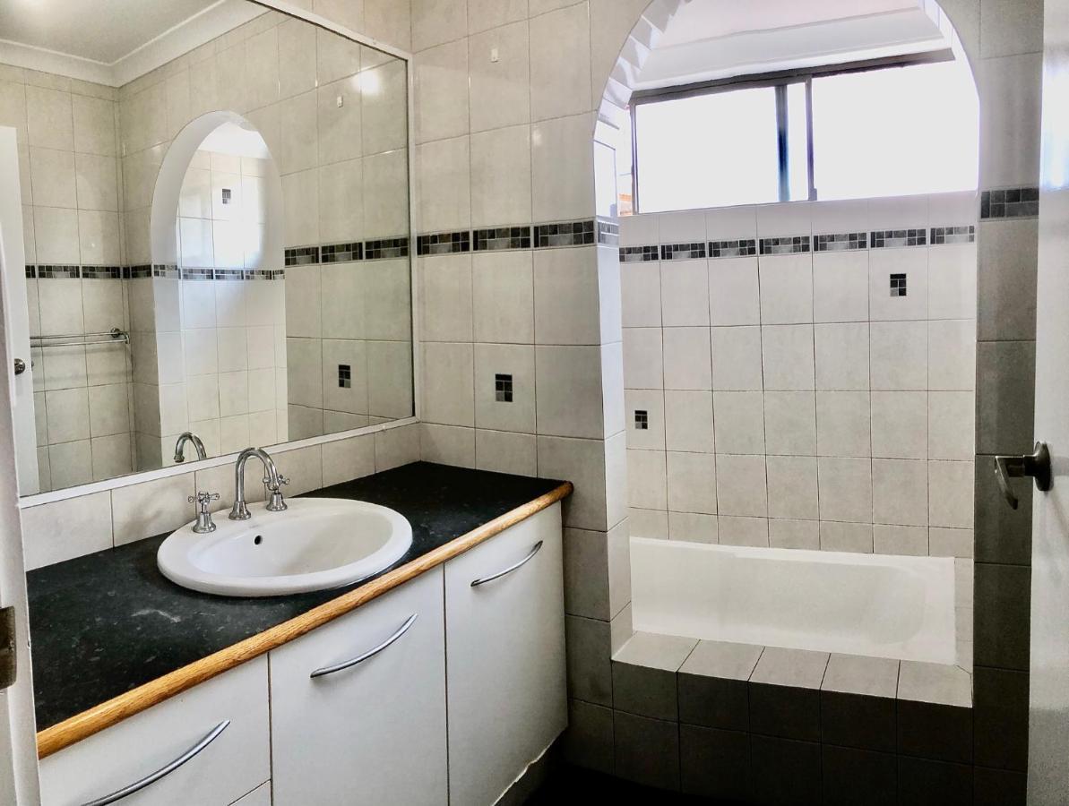 Beach House Opposite Ocean 4 Bed 2 Bathroom With Pool Geraldton Exterior foto