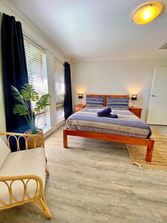 Beach House Opposite Ocean 4 Bed 2 Bathroom With Pool Geraldton Exterior foto